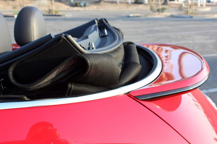  Volkswagen Beetle TDi Cabriolet 2013 года  (фото 32 из 40)